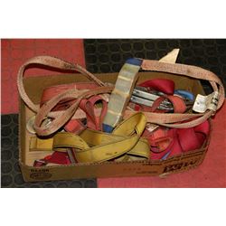 BOX WITH TWO HARNESSES AND TWO LANYARDS