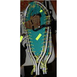 PAIR OF ALUMINIUM SNOWSHOES