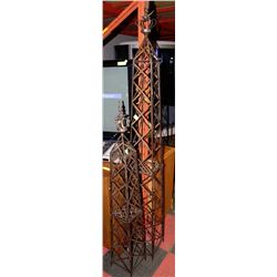 SHOWHOME PAIR OF METAL PLANT STANDS