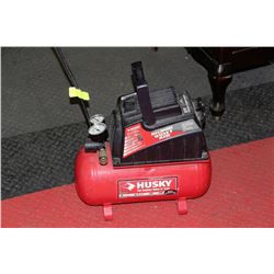 HUSKY 2 GALLON AIR COMPRESSOR