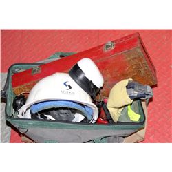 GREEN BAG WITH ASSORTED TOOLS INCL. HARDHAT /