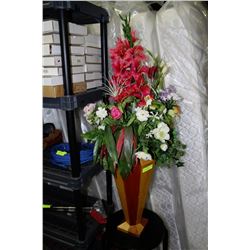 ARTIFICIAL ARRANGEMENT FLOWERS IN WOOD VASE ON