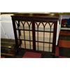 Image 1 : 2 DOOR CURIO CABINET