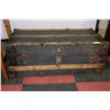 Image 1 : VINTAGE TRUNK