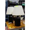 Image 1 : SET OF 2 VINTAGE LAMPS WITH SHADES