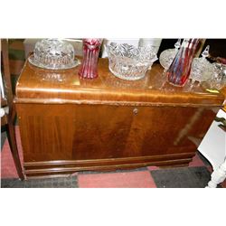1952 CEDAR CHEST  WITH CERTIFICATE