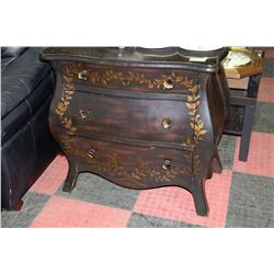 VINTAGE 3-DRAWER SIDE TABLE/DRESSER