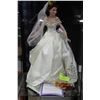 Image 1 : ASHTON DRAKE ELIZABETH BRIDE OF CANADA DOLL W/COA