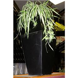 METAL FLOWER POT WITH ARTIFICIAL SPIDER PLANT