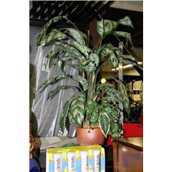 ARTIFICIAL PLANT IN CLAY POT