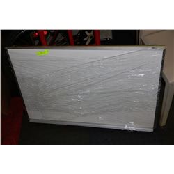 SET OF 3 WALL BOARDS INCL. 2 CORK * 1 MARKER