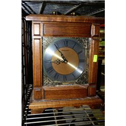 VINTAGE WESTMINISTER WOOD MANTLE CLOCK
