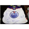 Image 1 : OILERS XL WHITE UNAUTHENTICATED SIGNED JERSEY