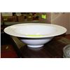 Image 1 : LARGE WHITE CERAMIC BASIN