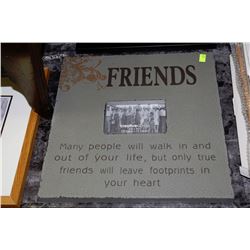 "FRIENDS" PHOTO FRAME - FITS 6" X4" PHOTOS