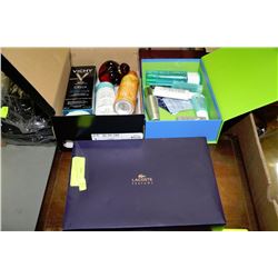 COSMESTIC BAG & 2 BOXES OF VICHY SKIN CARE