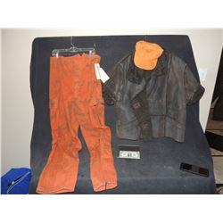 THE POSTMAN SCREEN USED WARDROBE 2