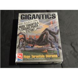 TARANTULA VINTAGE GIGANTICS DIORAMA MONSTER MODEL KIT