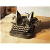 Image 1 : Vintage Oliver Typewriter