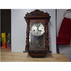 Style House 31 Day Clock