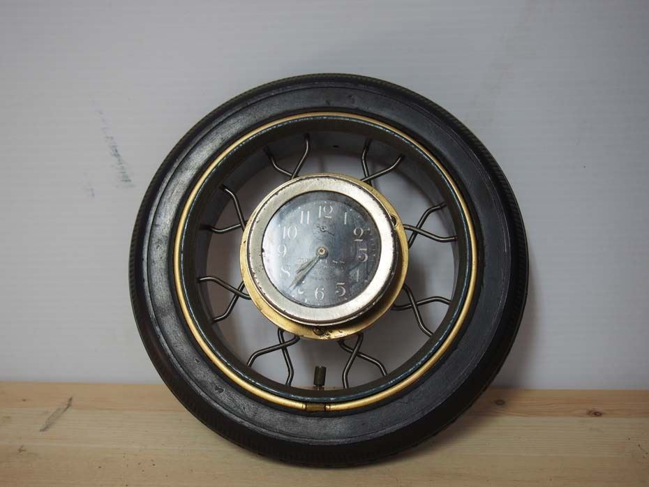Keyless 8 Day Rim Wind / Rim Set, Tire Clock