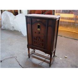 General Electric Floor Model Electric Radio