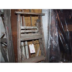 5 Ft Wooden Step Ladder