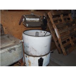 Lovell Ringer Washing Machine Round Tub
