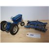 Image 2 : Ford 4600 Tractor & Disker Set Ertl