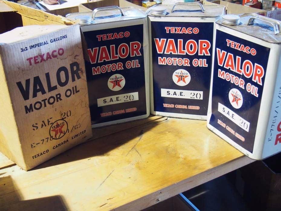 Texaco Box Texaco Valor 2 Gal. Tins (3) With Original Box