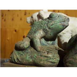 Concrete Frog Yarn/Garden Ornament