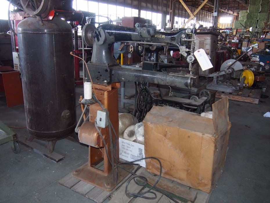 Singer Industrial Sewing Machine for Leather Singer Industrial Sewing Machine for Leather