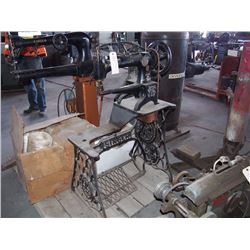 Singer Industrial Leather Sewing Machine - Works