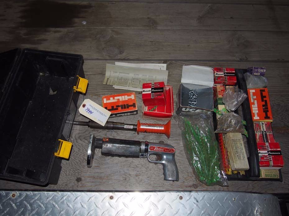 Ramset & Remington Fastening System Gun With Fasteners