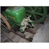 Image 2 : 1 1/2 HP John Deere Stationary Engine