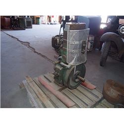 Petter Water Cooled Engine W/ Gear Box