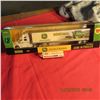 Image 1 : 1/64 John Deere semi/parts truck w/ 9860 combine photo