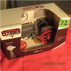 1/16 McCormick 1530 tractor