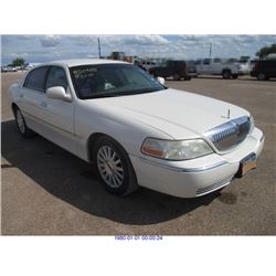 2003 - LINCOLN TOWN CAR