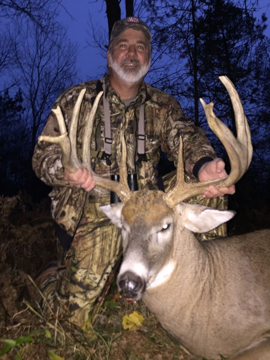 ALLEN CREEK RANCH 4Day Whitetail Deer Hunt for Two Hunters in