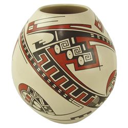 Mata Ortiz Pottery Jar - Juan Quezada