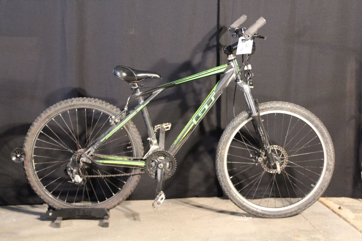 GREEN AND GREY GT AGGRESSOR 3.0 18 SPEED FRONT SUSPENSION MOUNTAIN BIKE ...