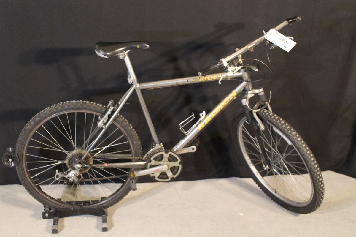 Tarantula Bike SILVER RALEIGH TARANTULA 18 SPEED FRONT SUSPENSION MOUNTAIN BIKE - Able ...