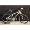 Image 1 : SILVER DEVINCI CAMELON 27 SPEED FRONT SUSPENSION MOUNTAIN BIKE WITH DISK BRAKES