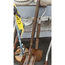 SHOVELS - D- HANDLES - 2 TTL