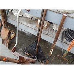 LEAF RAKE AND WEED PULLER - 2PC