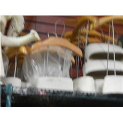 CLOTHING DISPLAY - SHOULDERS ON STAND - SHORT