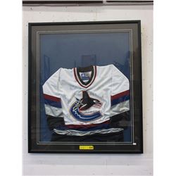 Signed Canucks jersey - Mid 1990's