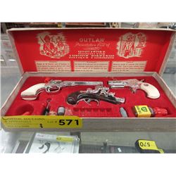 Vintage - Miniature toy guns in original box