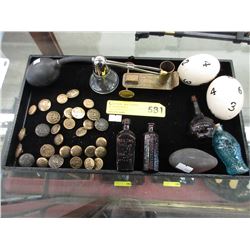 Tray of collectible items